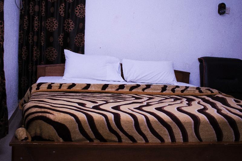 Day By Day Hotel Lagos Exterior foto